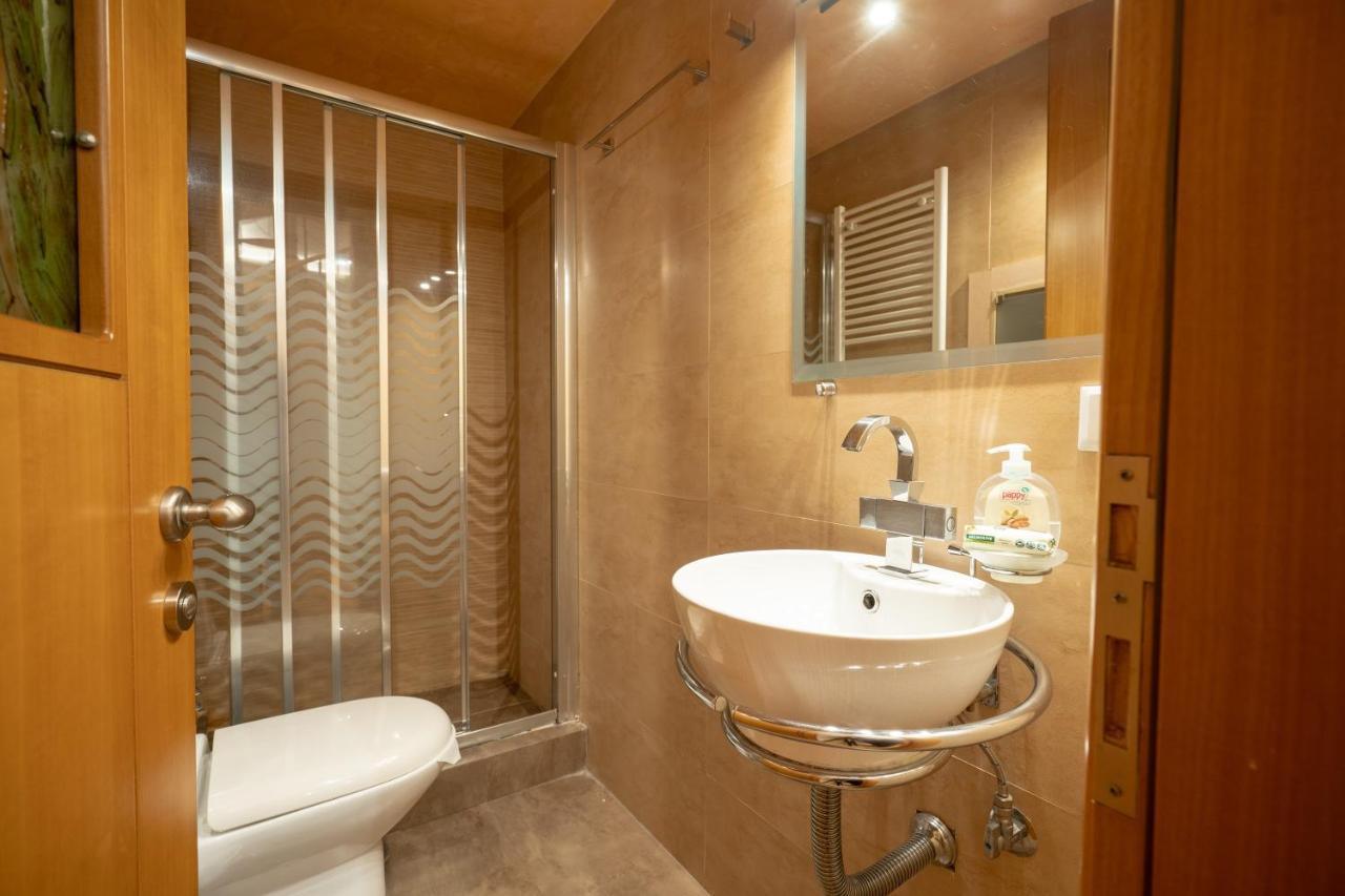 Acropolis Metro St.3 Bedrοοms 6 Persons Maisonette 아테네 외부 사진