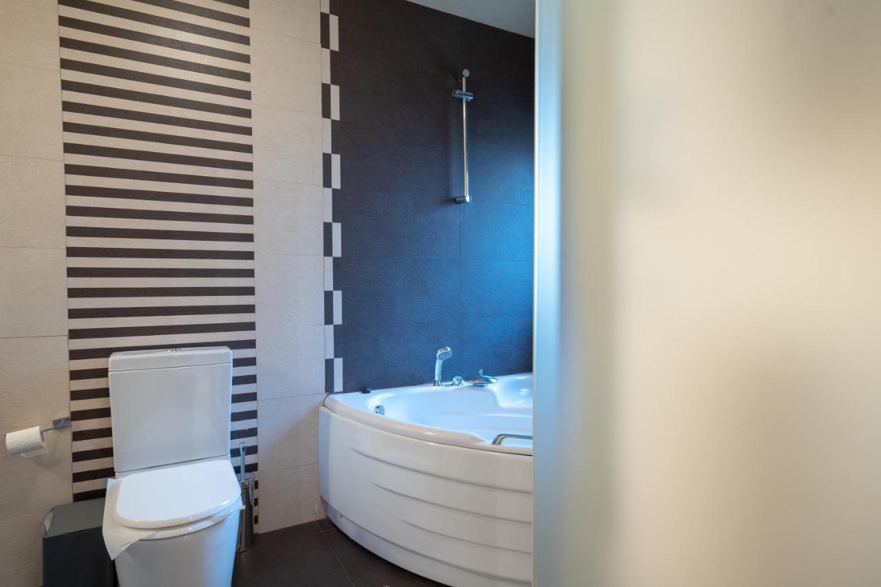 Acropolis Metro St.3 Bedrοοms 6 Persons Maisonette 아테네 외부 사진